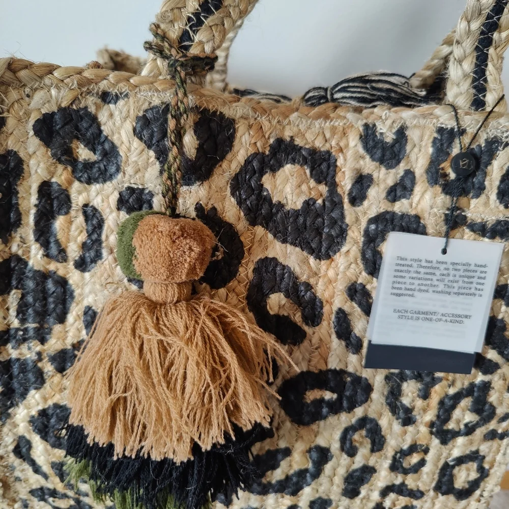 America & Beyond Handwoven Jute With Tassel - Picture 5 of 9